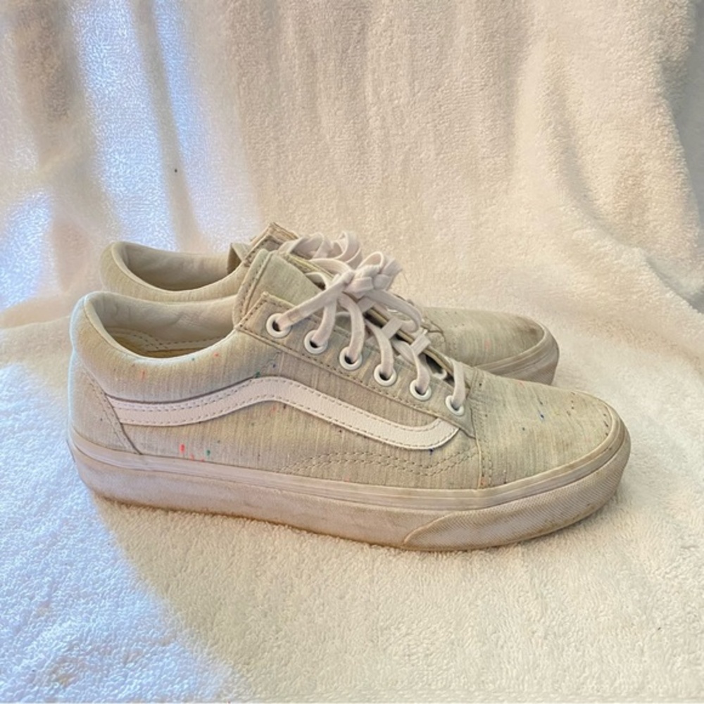 Vans Shoes Women’s Size 7 Mens Size 5.5 Lace Up‎ Sneakers Has Small Stain